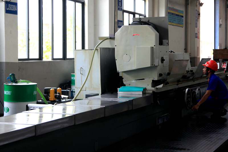 MC13635000-H外圆磨床